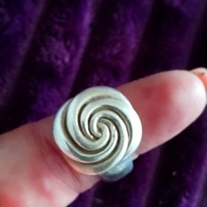 Beautiful sterling silver knot statement ring.